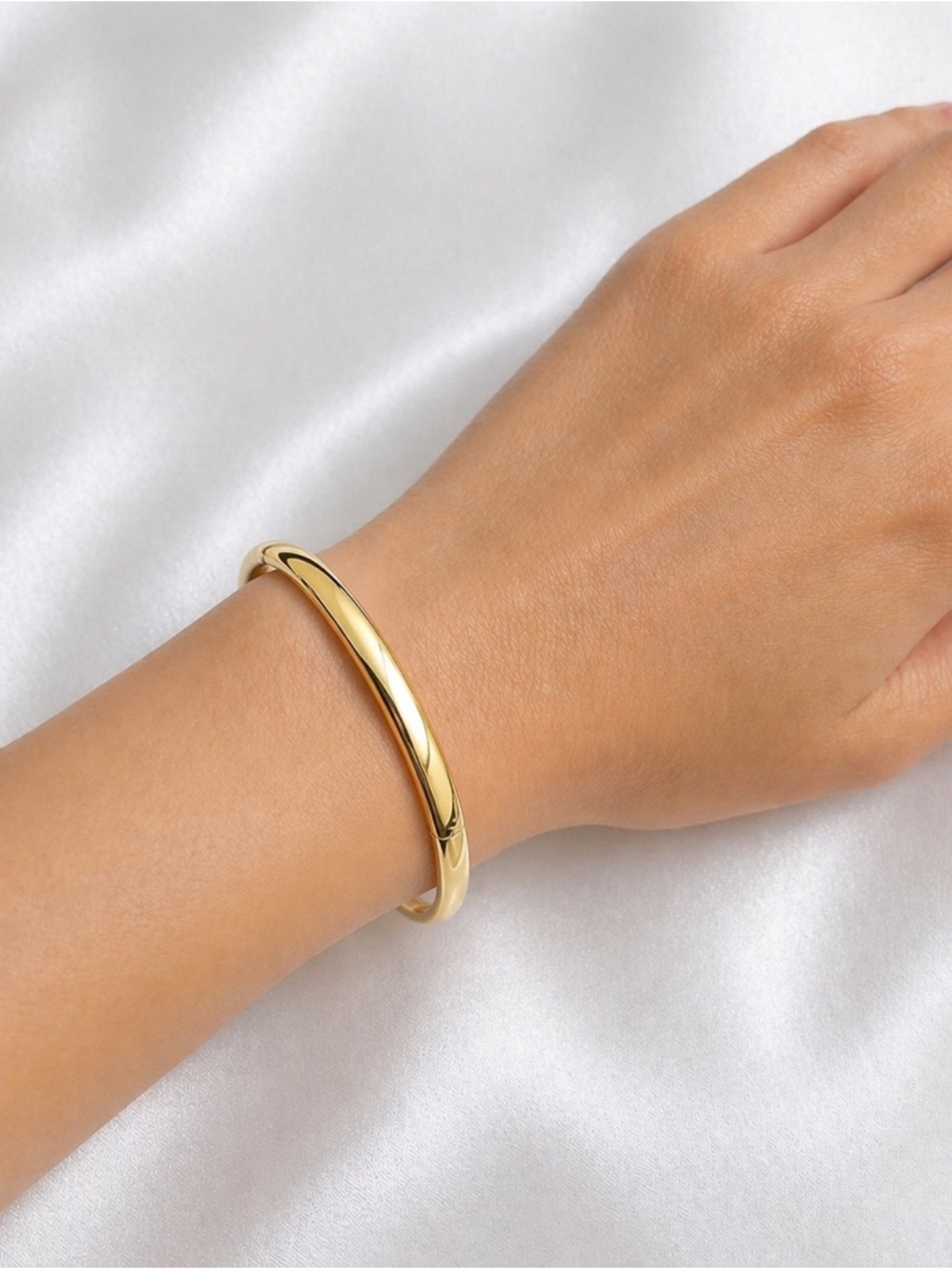 18K Gold Plated Thin Hinged Round Bangle Bracelet 64mm 5mm Wide Stackable Gift